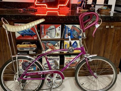 1967 Schwinn Ram’s Horn Fastback Sting-Ray 5-speed.