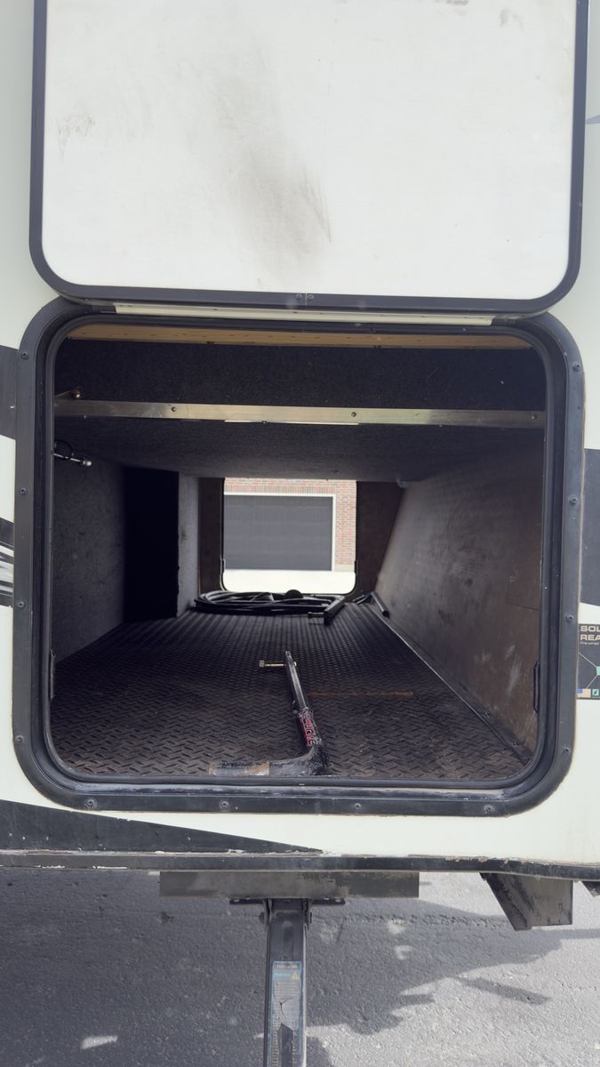 Main image 6