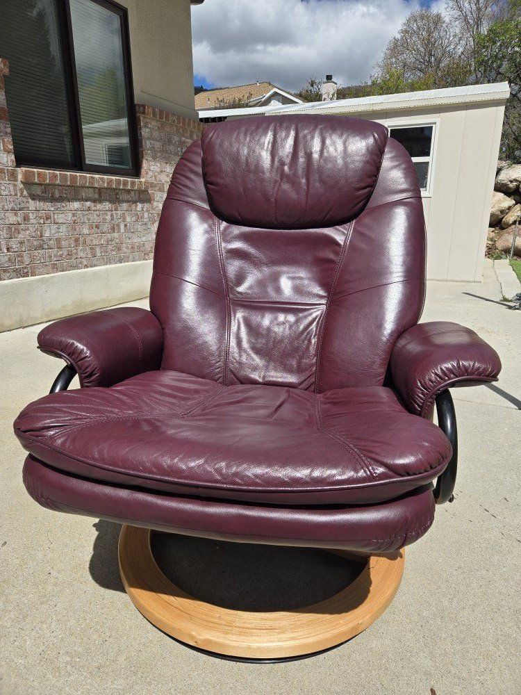 Modern Stressless Style Leather Recliner & Ottoman