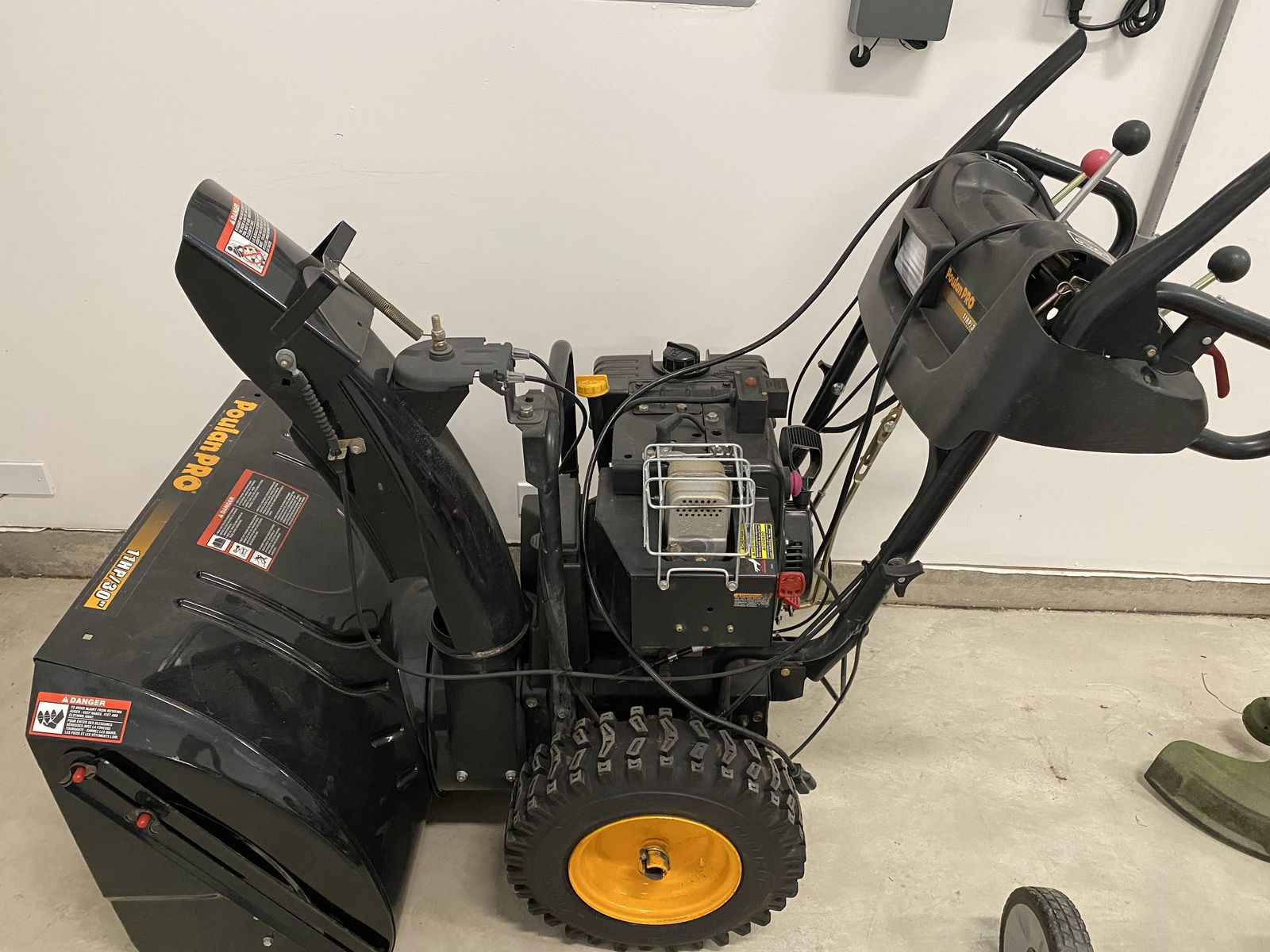 Reliable Poulan Pro 30' Snow Blower