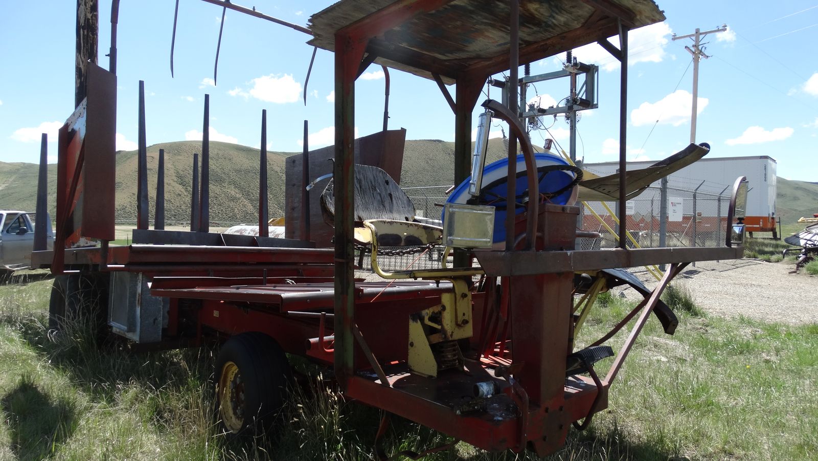 Self propelled New Holland stack hand