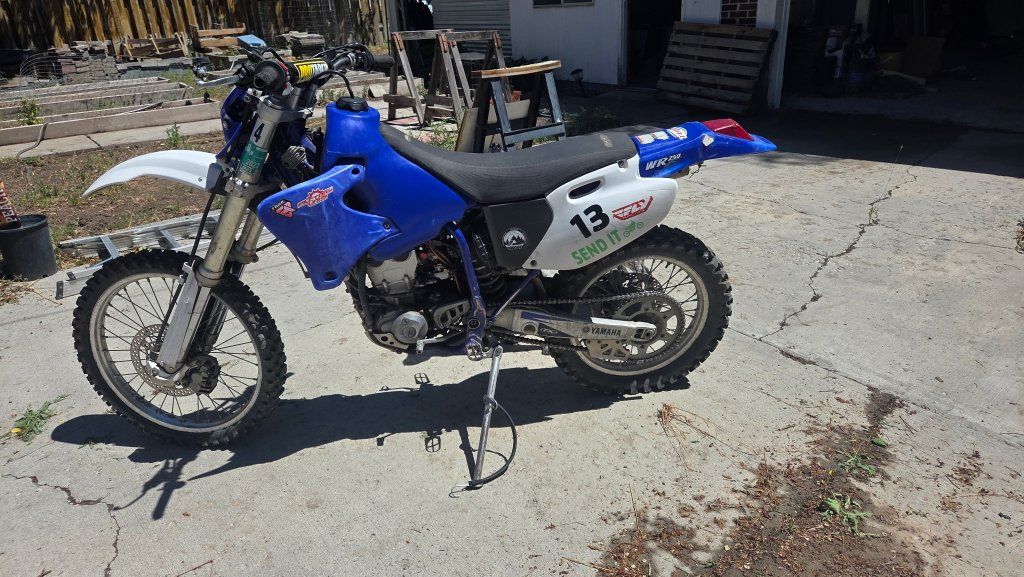 Yamaha WR250F Dirt Bike Blue/White - Runs Great!
