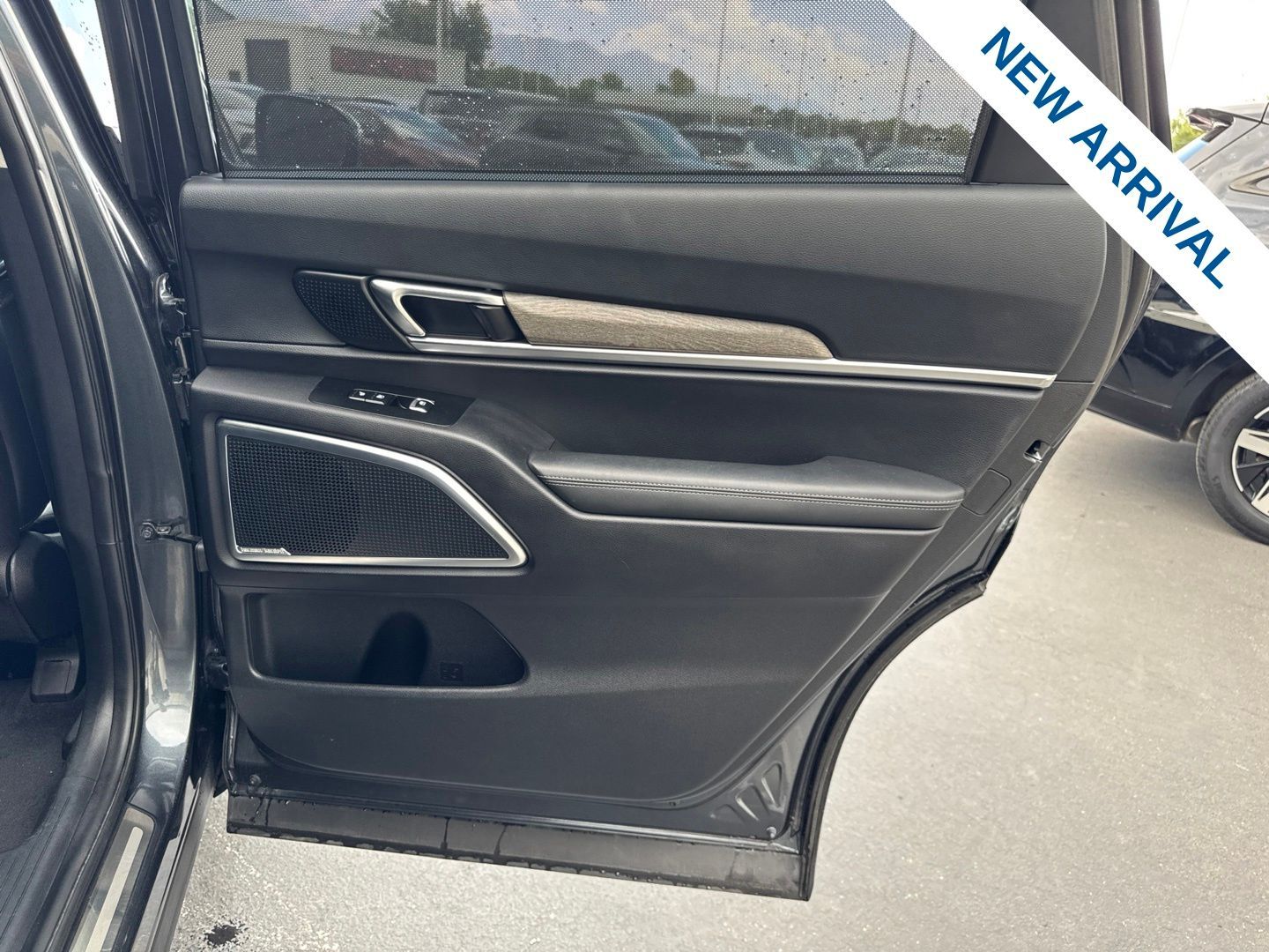 Main image 14