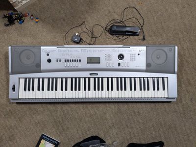 Yamaha DGX-230 Portable Electronic Piano / MIDI Keyboard
