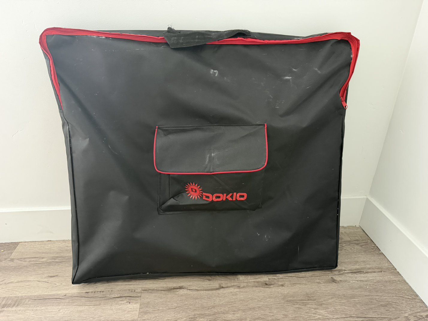 DOKIO 100W 12V Portable Foldable Solar Panel Kit with Charge Controller, Used