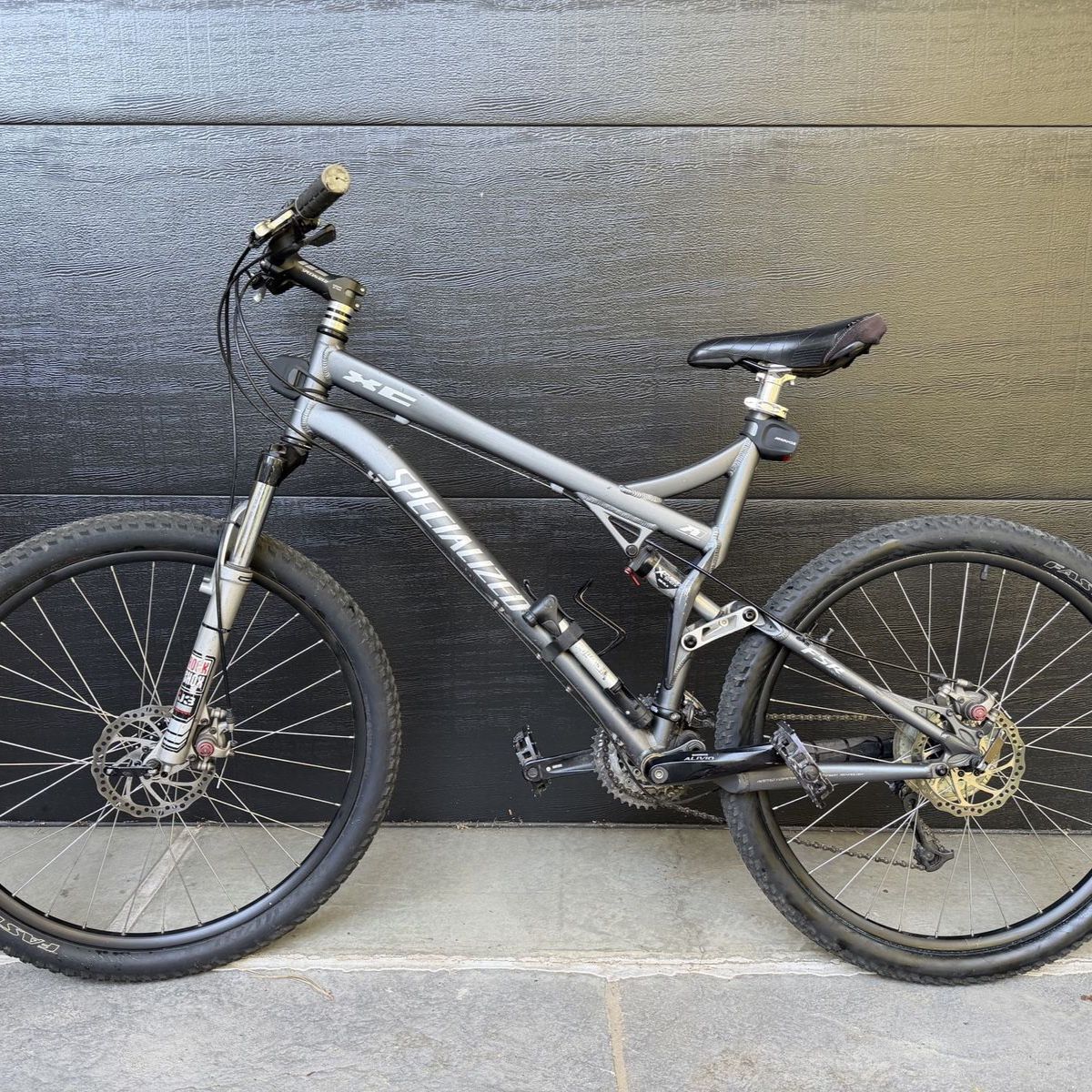 Specialized FSR XC Mountain Bike - Gray, Full Suspension