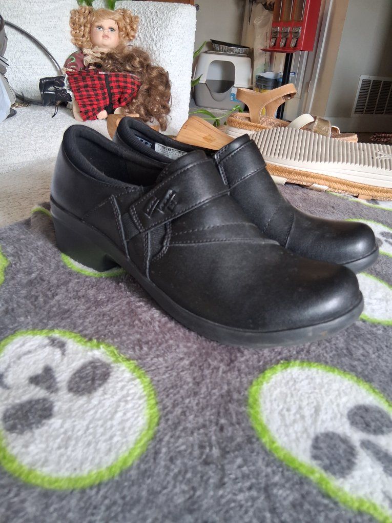 Dansko clogs sz 8.5
