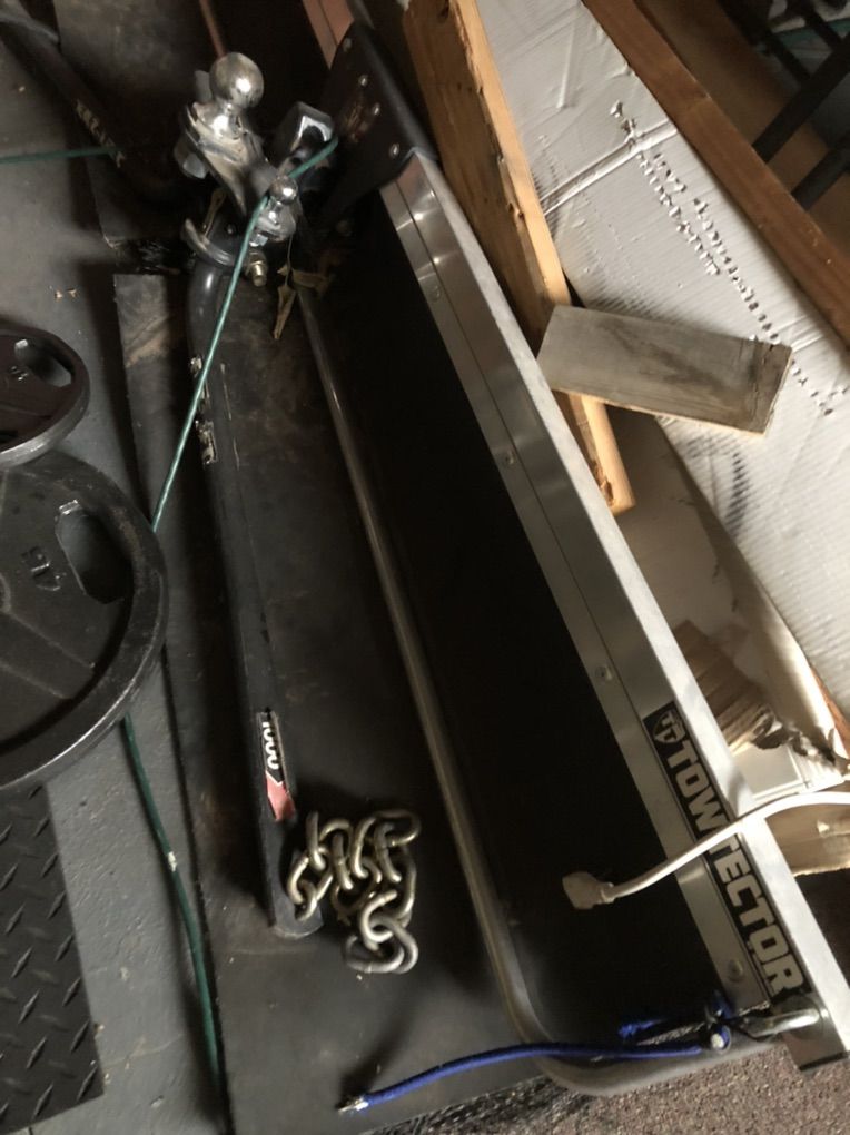 Towtector and equalizer hitch