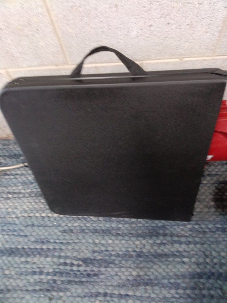 Foldable HardPlastic Outdoor Table Like New!