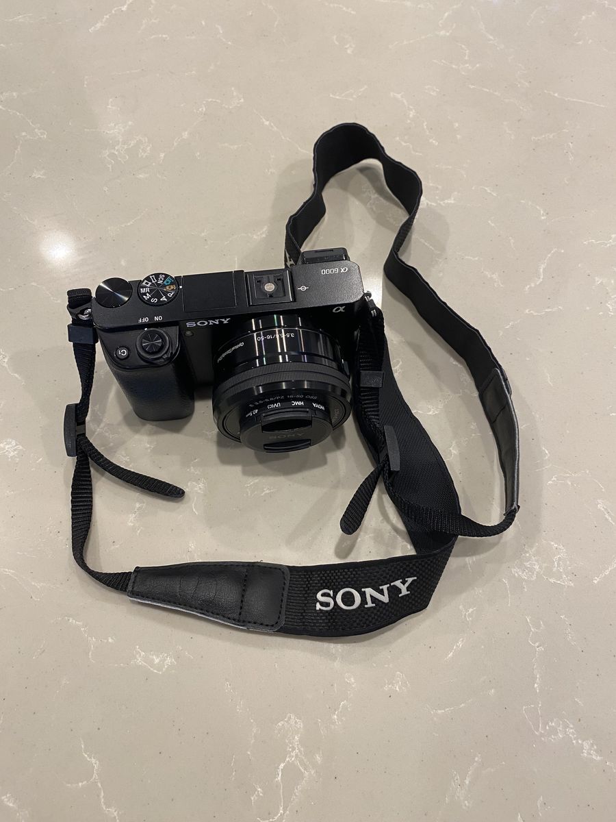 Sony A6000 Mirrorless Camera 24.3 MP APS-C