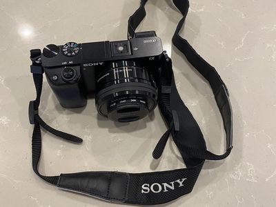 Sony A6000 Mirrorless Camera 24.3 MP APS-C