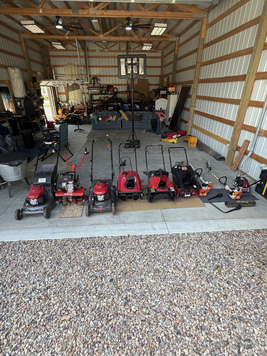 Garage Sale Cleanout – Power Lawn & Garden Equipment (Mowers, Snowblowers, Tiller & Trimmers!)