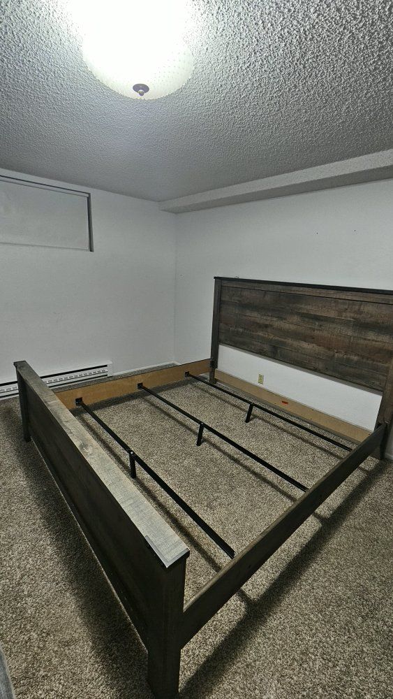 King Size Rustic Wood Grain Bed Frame with Headboard - Excellent Condition
