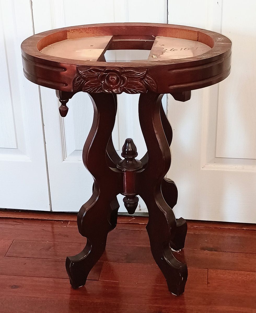 Victorian Oval Parlor Table