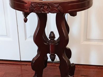 Victorian Oval Parlor Table