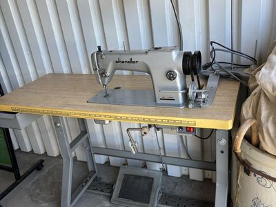 Chandler Industrial Sewing Machine with Table and Lamp, Model 1206-B