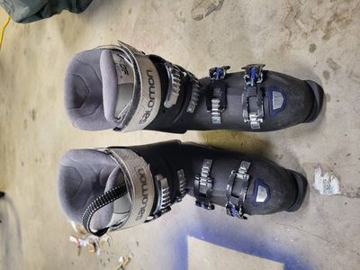 women's ski boots size 8.5 / 25.5mm
