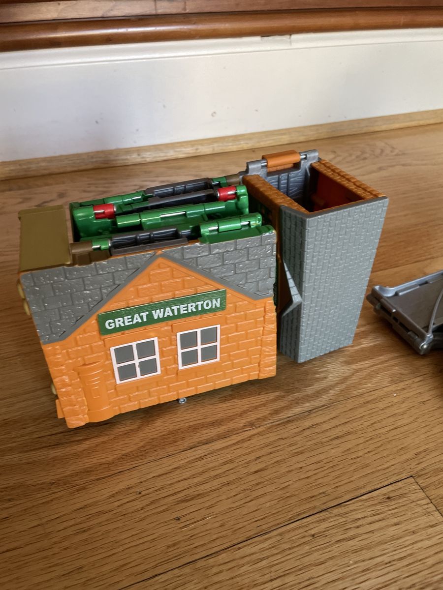 Main image 6