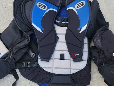 TPS BROCK BIONIC goalie chest protector