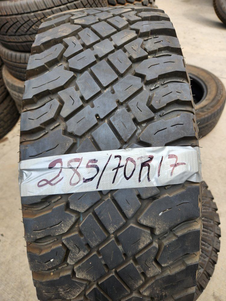 285/70r17 atturo trail blade xt 