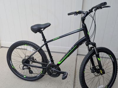 Giant Sedona Hybrid Bike - New