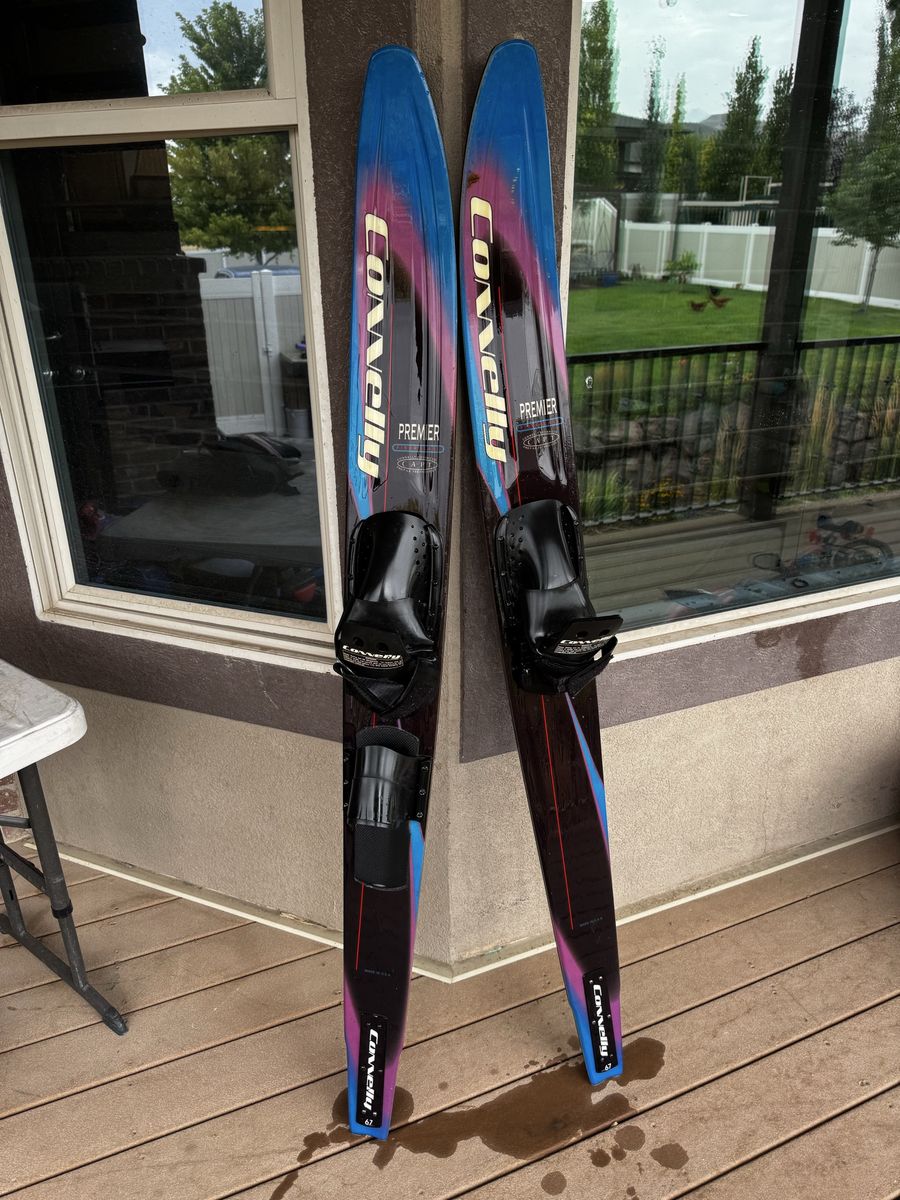 Connelly Premier C.A.P.T. 67" Fiberglass Water Skis Pair with Adjustable Bindings