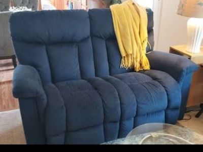 La-Z-Boy Power Plus reclining loveseat
