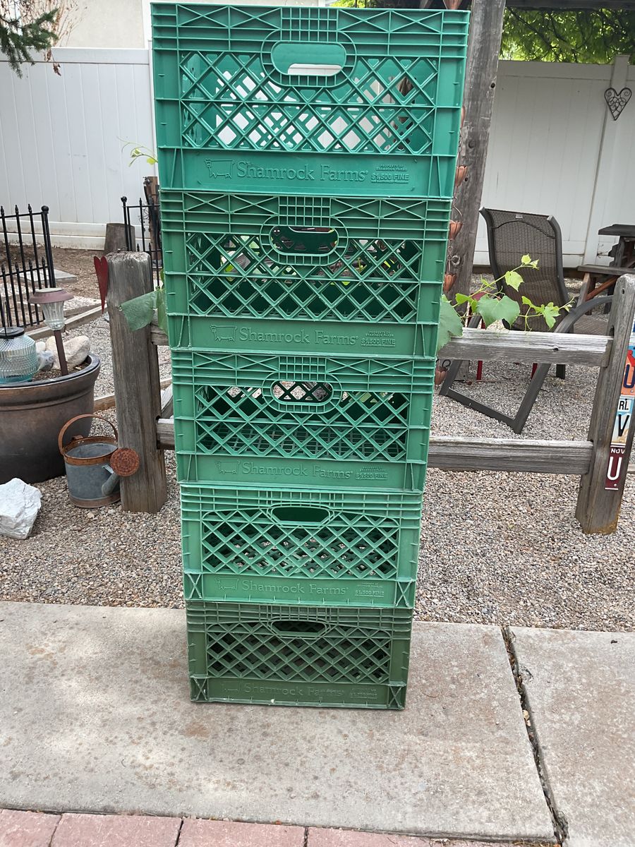 5 Shamrock Farm VTG Crates