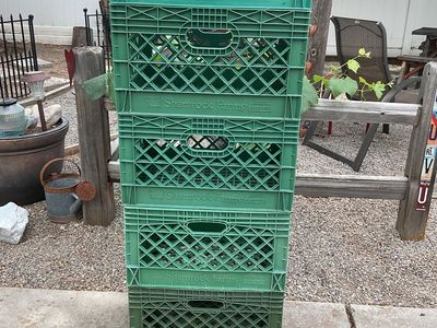5 Shamrock Farm VTG Crates