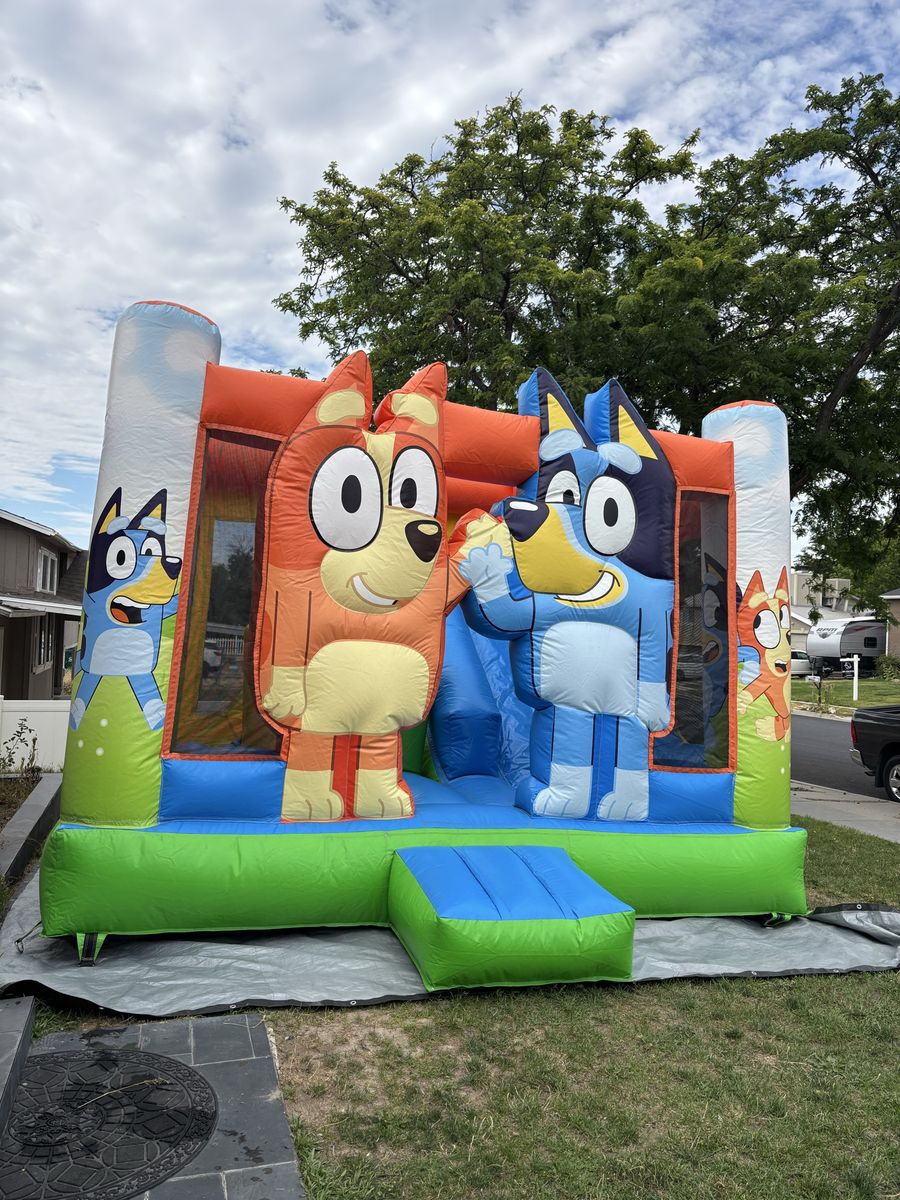Bluey bounce House