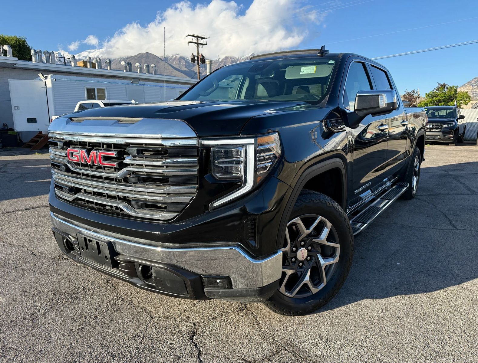 2023 GMC 1500 SLT