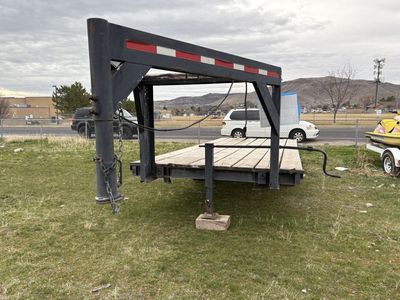 2014 20' Goose neck Trailer