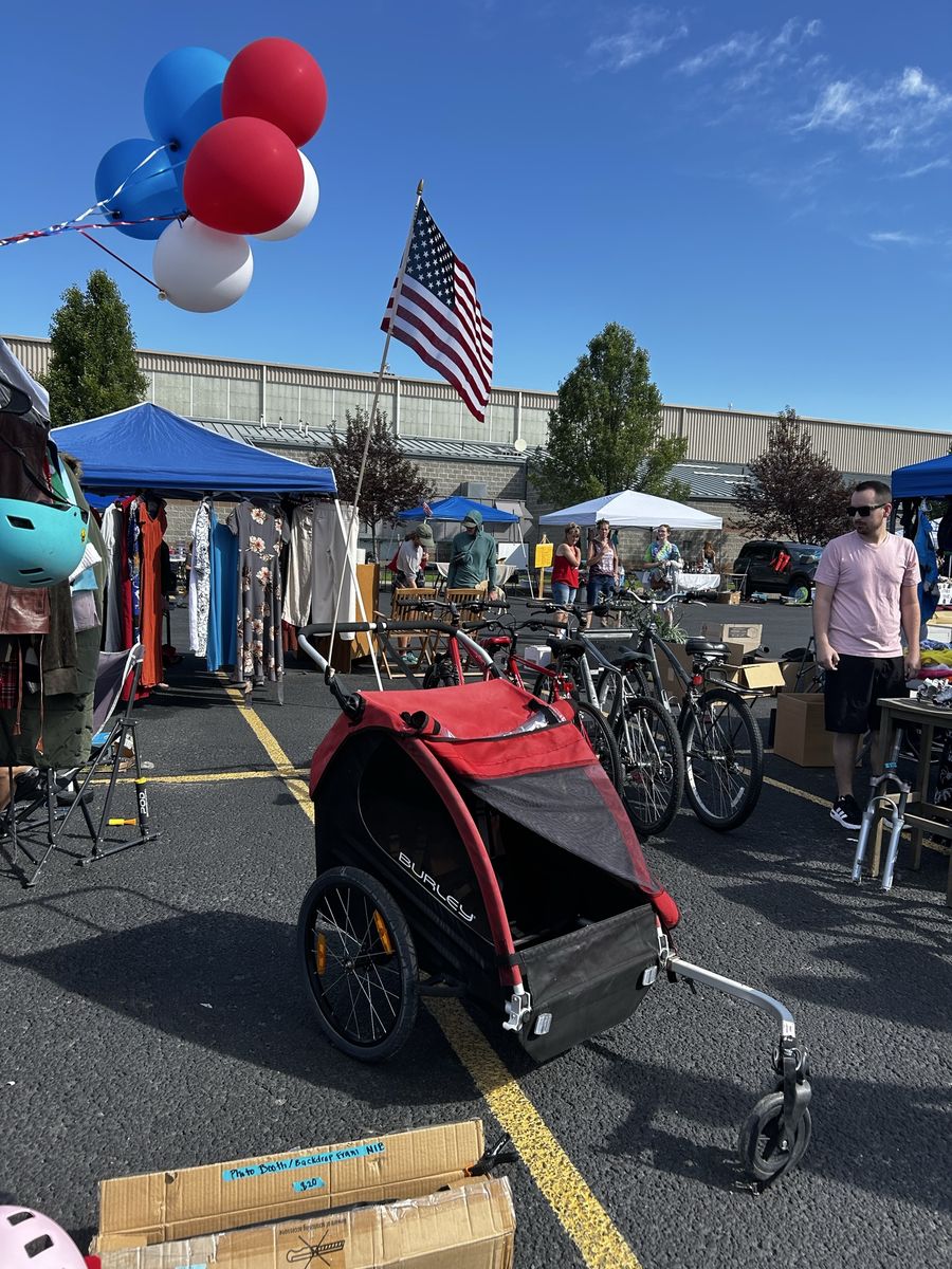 Burley Honey Bee 2 seat bike trailer/stroller