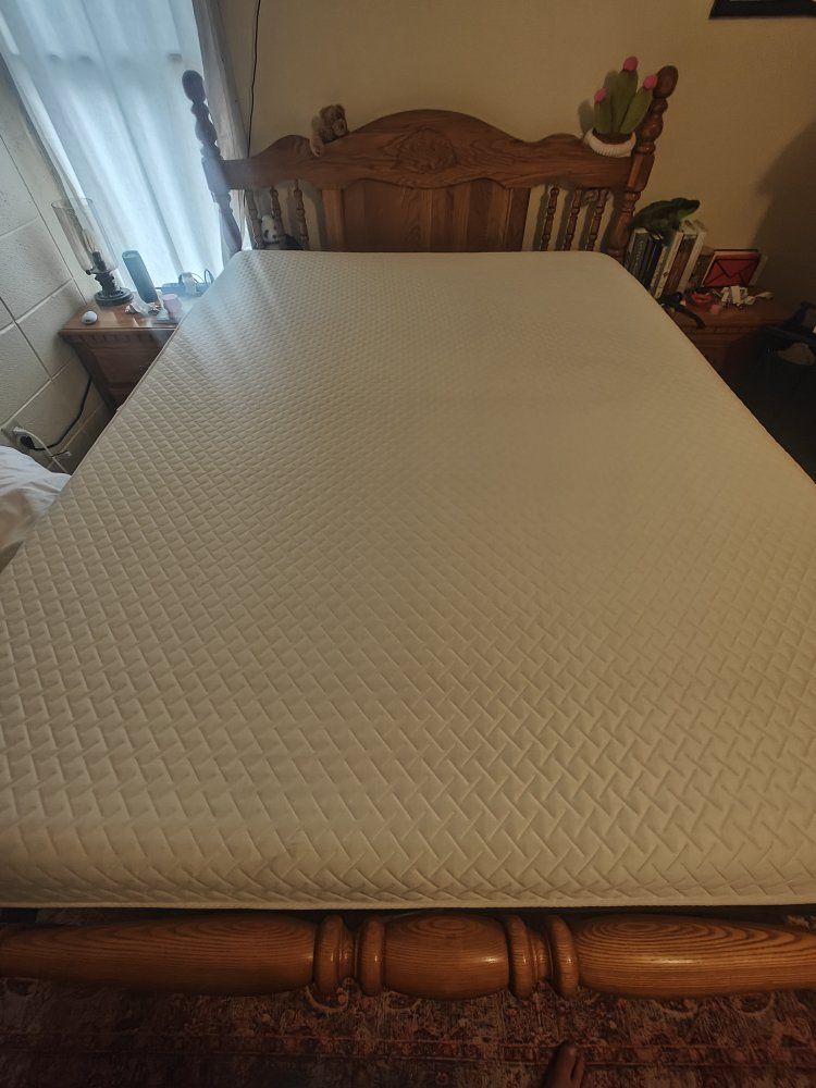 Queen Mattress -- OkiOki