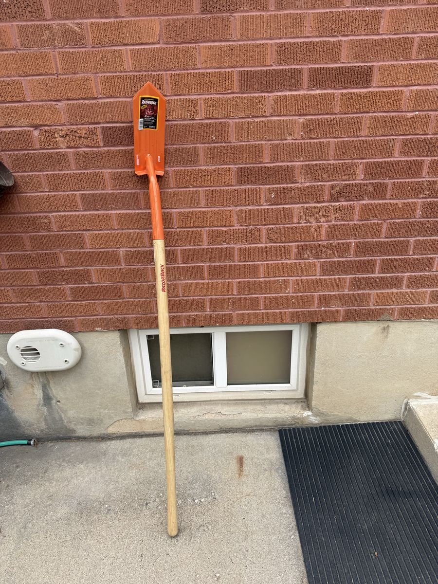 New Razorback Trenching Shovel