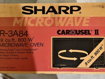 Sharp Carousel 0.9 cu.ft. 800W Countertop Microwave Oven with Original Box and Manual $20.00