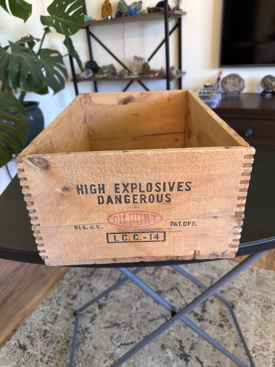 Vintage DuPont Explosives Wooden Crate – Original Mining / Industrial Collectible