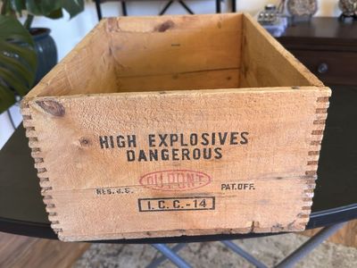Vintage DuPont Explosives Wooden Crate – Original Mining / Industrial Collectible