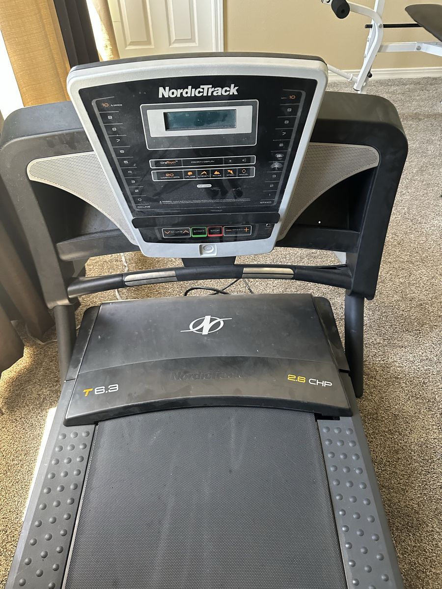 NordicTrack T6.3 Treadmill - 2.6 CHP, Folding, Manual Incline