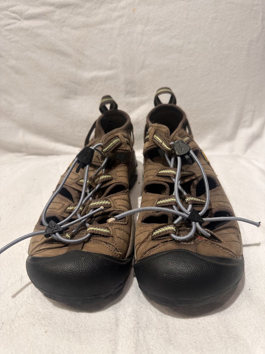 Keen women’s size 9 brown with light green trim, waterproof, hiking sandals
