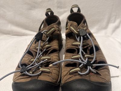 Keen women’s size 9 brown with light green trim, waterproof, hiking sandals
