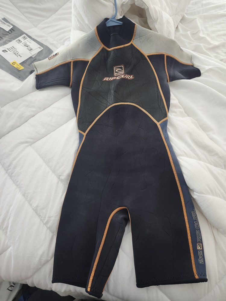 Rip Curl Shorty Wetsuit Black Gray Orange Back Zip