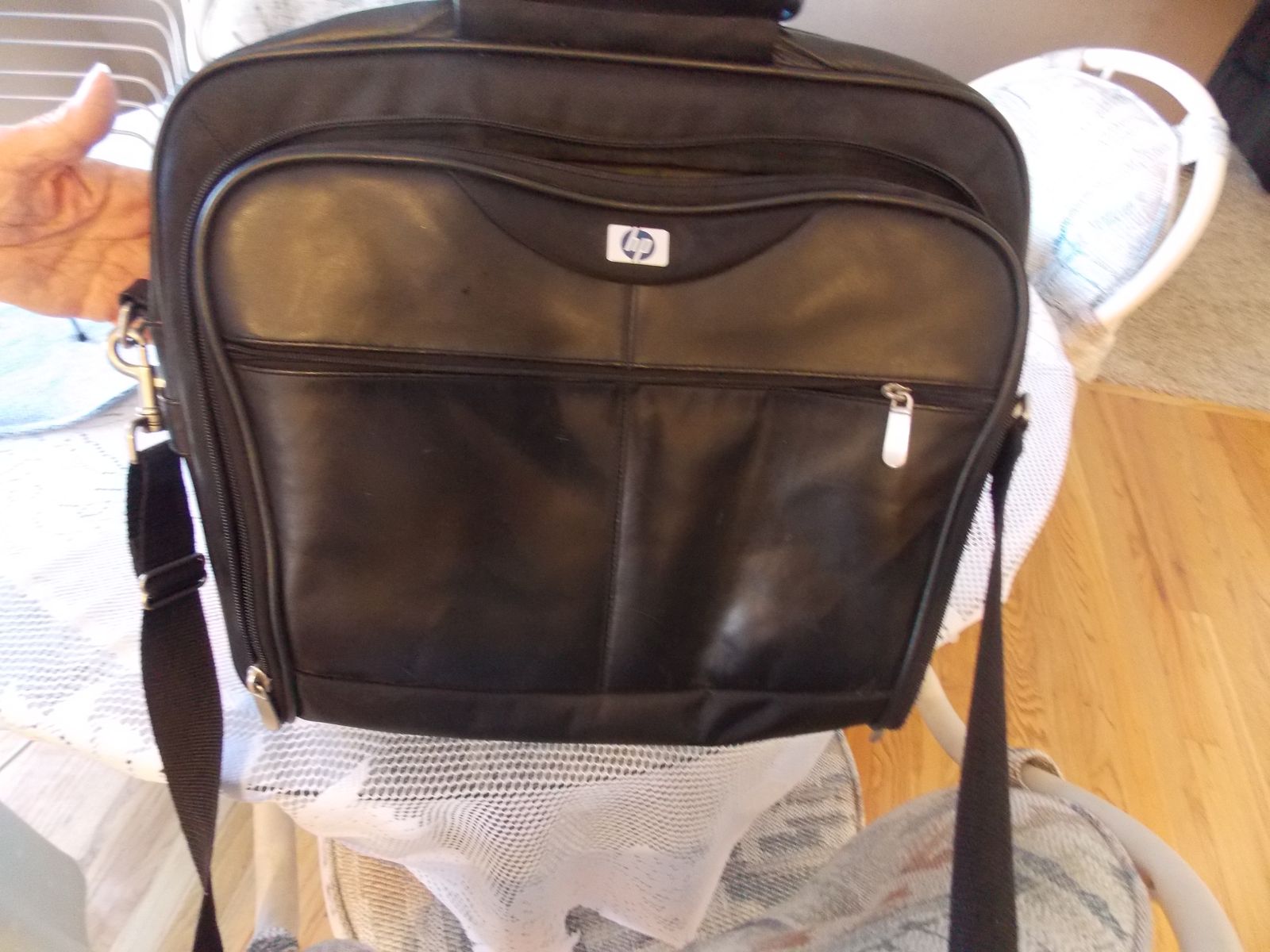 HP LEATHER COMPUTER BAG/BRIEFCASE