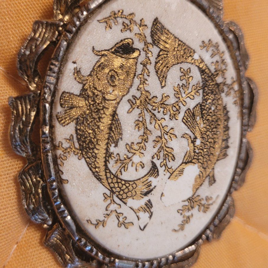 vintage Rare 1960 pisce Koirala Fish medallion ne