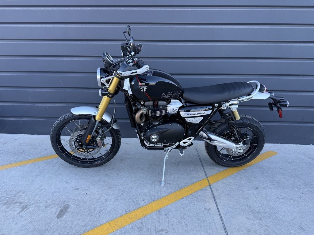2025 Triumph Scrambler 1200 XE Sapphire Black