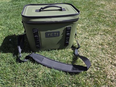 Yeti Hopper 18 Flip Color Olive