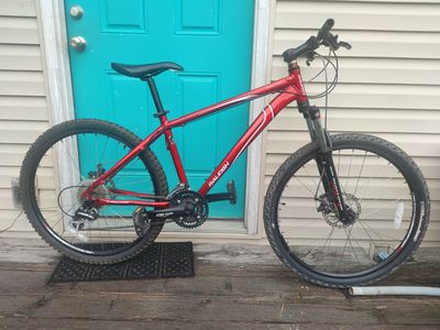 Raleigh Talus 4 Like New. 26in wheels