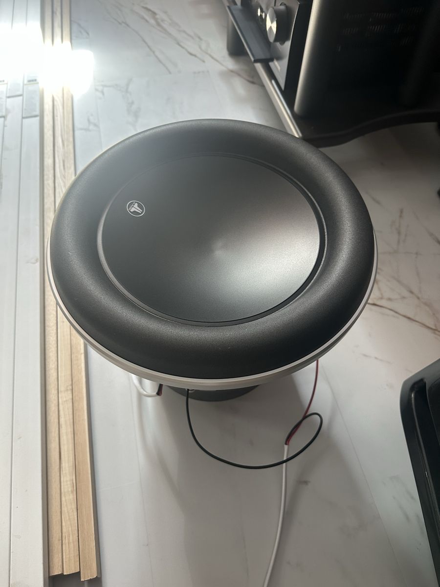 JL Audio 13w7