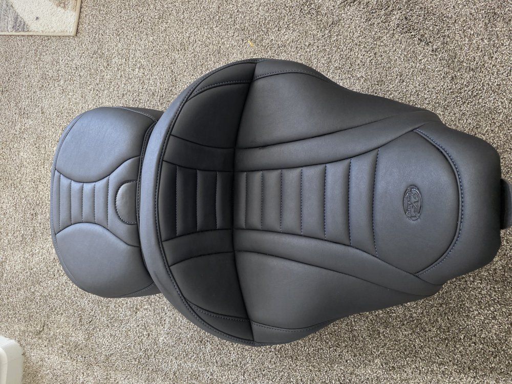 Mustang Super Touring Deluxe Seat Harley To