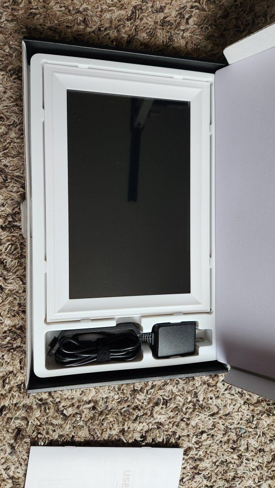 Brand new white digital photo frame
